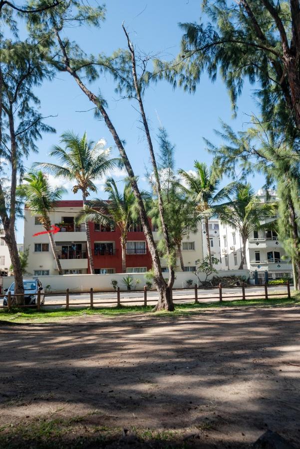 Blue Coral Beachfront Penthouse Flic-en-Flacq Extérieur photo